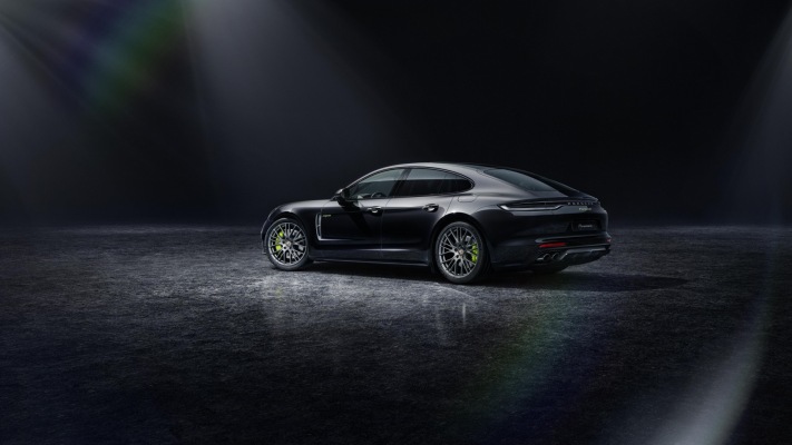 Porsche Panamera 4 E-Hybrid Platinum Edition 2022. Desktop wallpaper