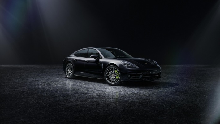 Porsche Panamera 4 E-Hybrid Platinum Edition 2022. Desktop wallpaper