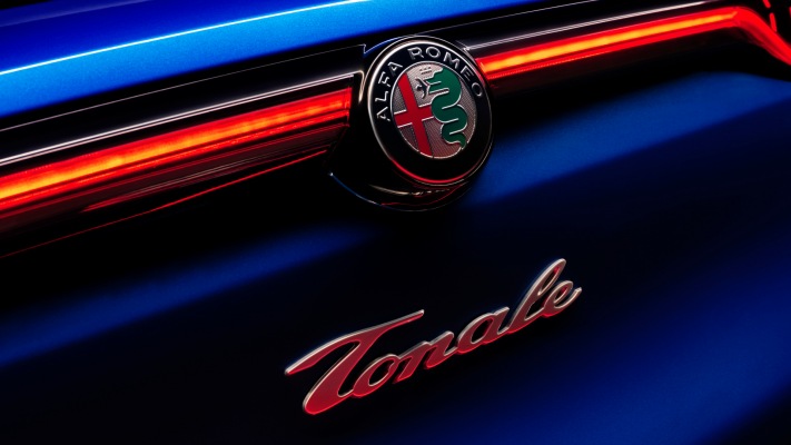 Alfa Romeo Tonale Veloce 2023. Desktop wallpaper