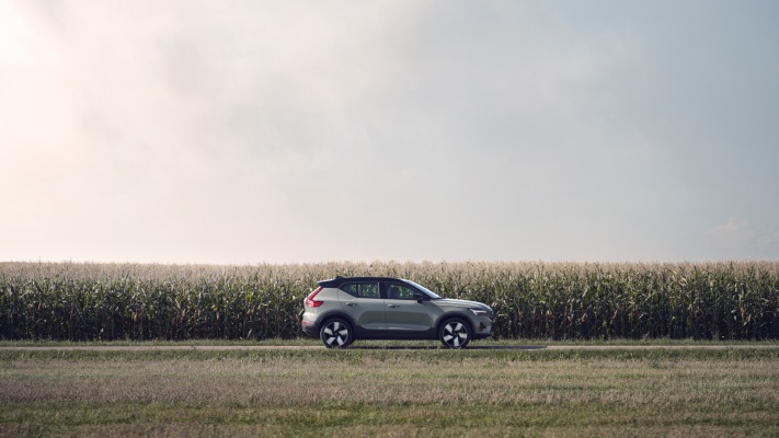 Volvo XC40 Recharge 2023. Desktop wallpaper