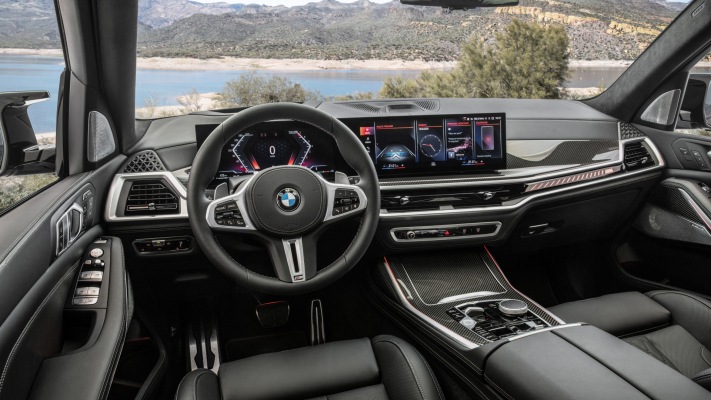 BMW X7 M60i xDrive 2023. Desktop wallpaper