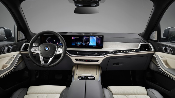 BMW X7 xDrive40i 2023. Desktop wallpaper