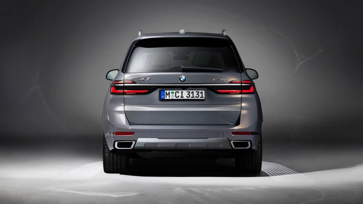 BMW X7 xDrive40i 2023. Desktop wallpaper