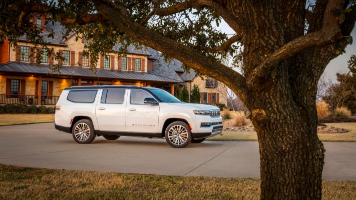 Jeep Grand Wagoneer L 2023. Desktop wallpaper