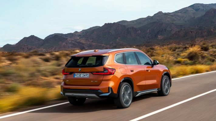 BMW X1 xDrive23i 2023. Desktop wallpaper