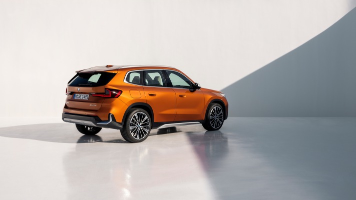 BMW X1 xDrive23i 2023. Desktop wallpaper