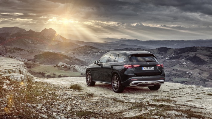 Mercedes-Benz GLC 2023. Desktop wallpaper