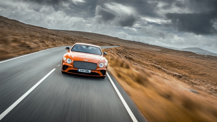 Bentley Continental GT Mulliner 2023. Desktop wallpaper