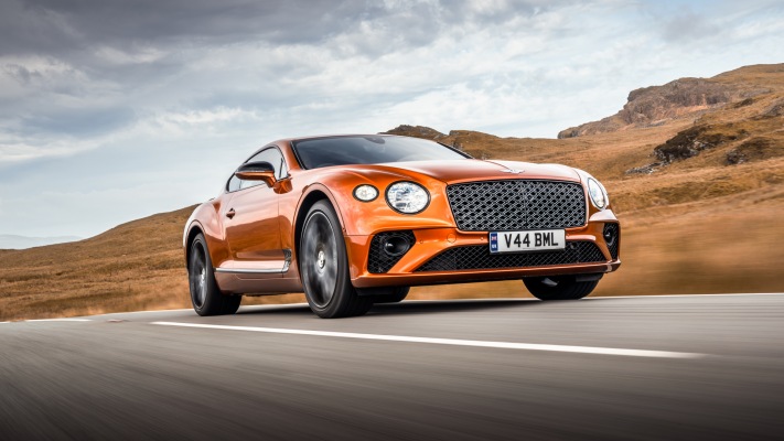 Bentley Continental GT Mulliner 2023. Desktop wallpaper