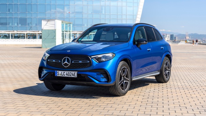 Mercedes-Benz GLC 400e 4MATIC 2023. Desktop wallpaper