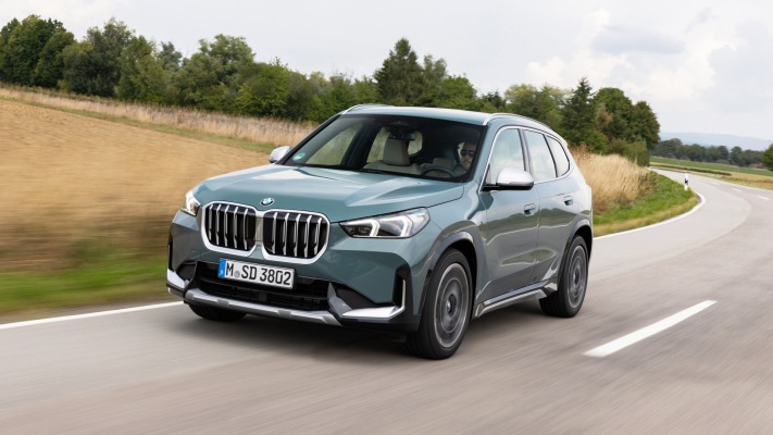 BMW X1 sDrive 18d 2023. Desktop wallpaper