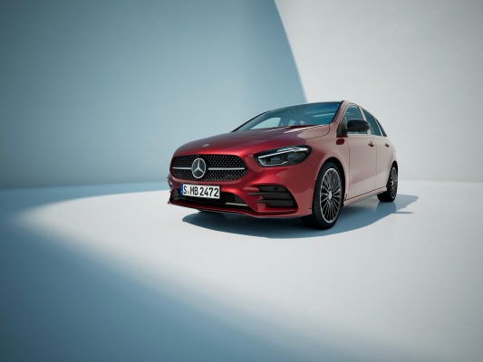 Mercedes-Benz B 250e 2023. Desktop wallpaper