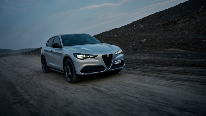 Alfa Romeo Stelvio Competizione 2023. Desktop wallpaper