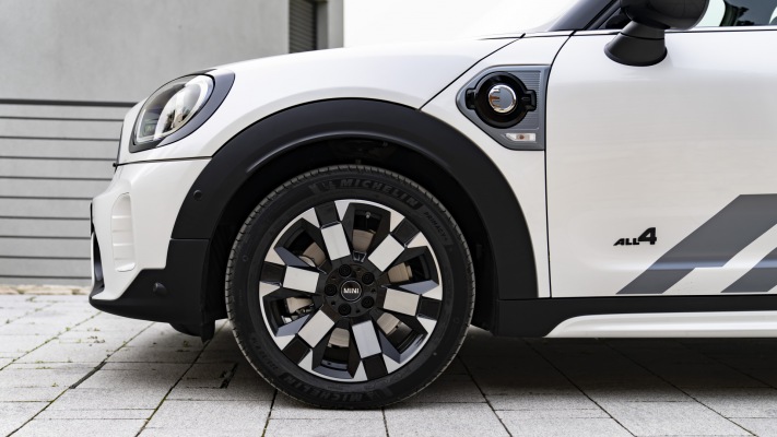 MINI Cooper SE Countryman ALL4 Untamed Edition 2023. Desktop wallpaper