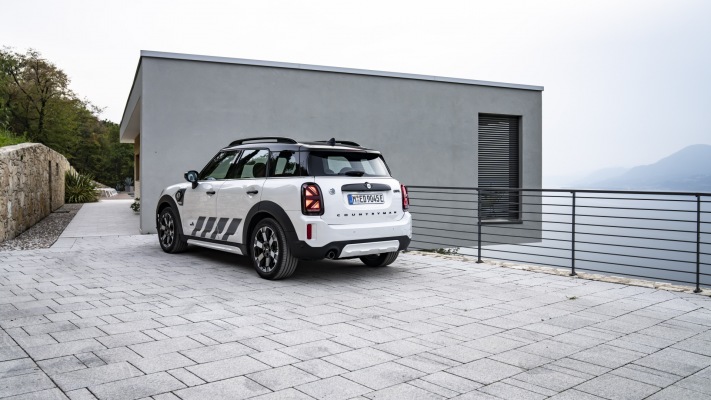 MINI Cooper SE Countryman ALL4 Untamed Edition 2023. Desktop wallpaper