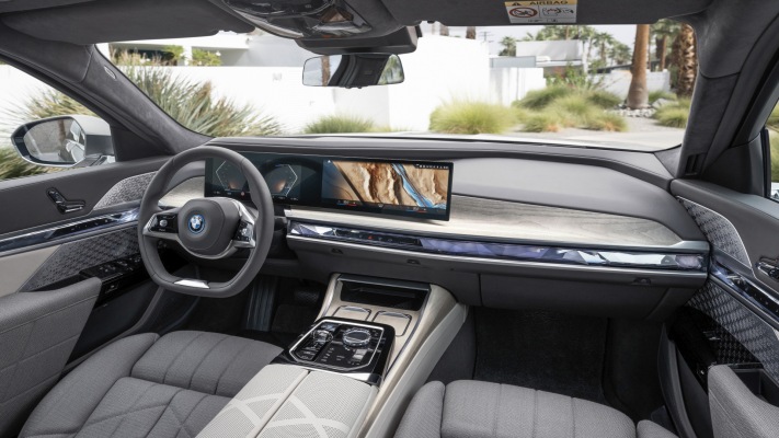 BMW i7 xDrive60 USA Version 2023. Desktop wallpaper