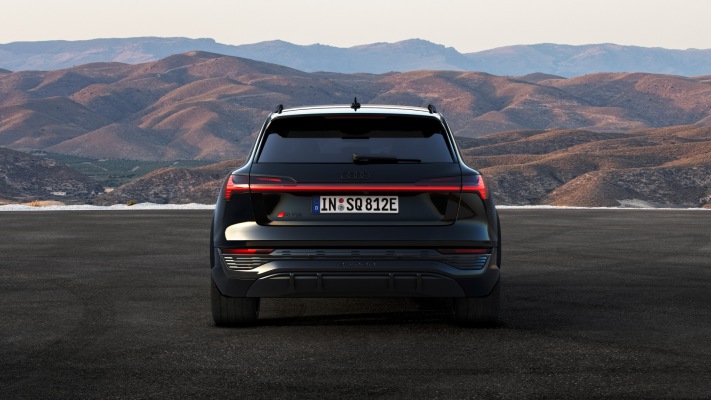 Audi SQ8 e-tron quattro 2024. Desktop wallpaper