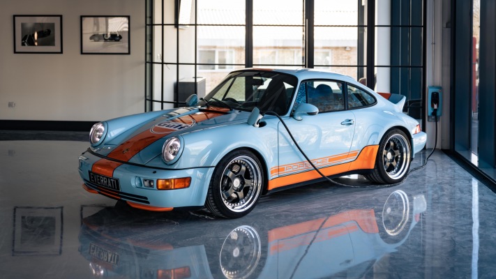 Porsche 911 Gulf Signature Edition Everrati 2021. Desktop wallpaper