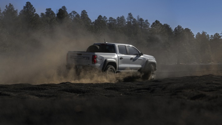 Chevrolet Colorado ZR2 Bison 2024. Desktop wallpaper