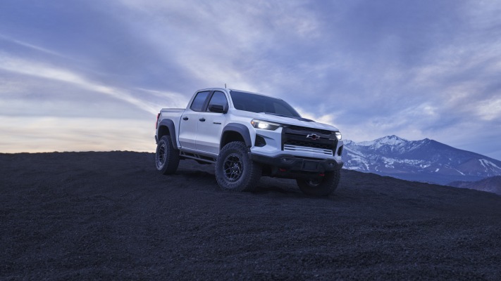 Chevrolet Colorado ZR2 Bison 2024. Desktop wallpaper