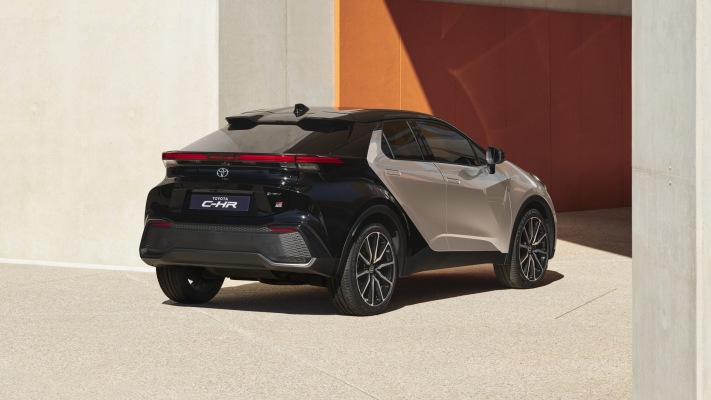 Toyota C-HR 2023. Desktop wallpaper