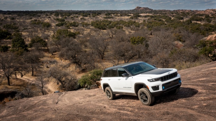 Jeep Grand Cherokee 4xe Trailhawk 2024. Desktop wallpaper