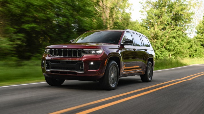 Jeep Grand Cherokee L Overland 2024. Desktop wallpaper