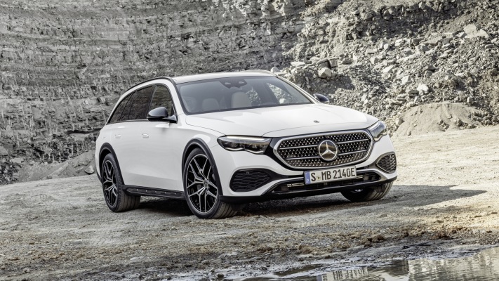 Mercedes-Benz E-Class All-Terrain 2024. Desktop wallpaper