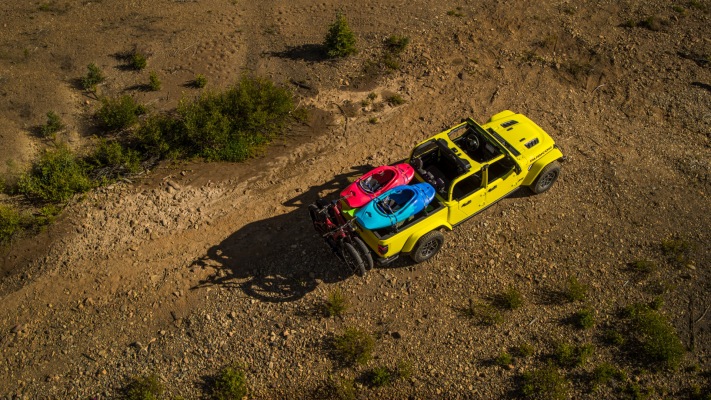 Jeep Gladiator Rubicon X 2024. Desktop wallpaper