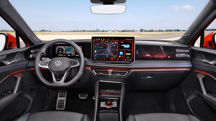Volkswagen Tiguan Hybrid 2024. Desktop wallpaper