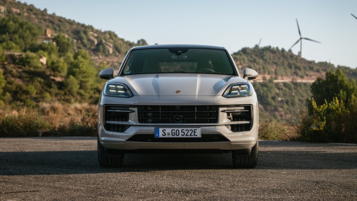 Porsche Cayenne S E-Hybrid Coupe 2024. Desktop wallpaper