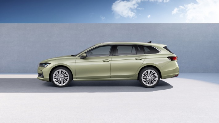 Skoda Superb Combi 2024. Desktop wallpaper