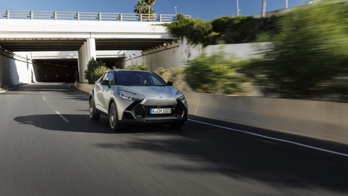 Toyota C-HR GR Sport Hybrid 200 AWD-i 2024. Desktop wallpaper