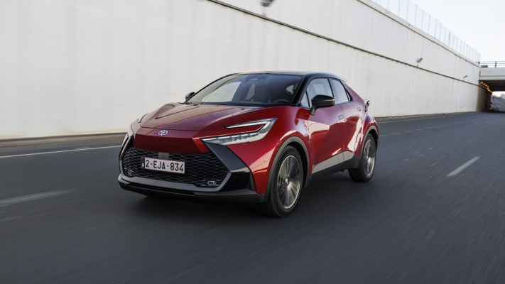 Toyota C-HR High Hybrid 140 2024. Desktop wallpaper