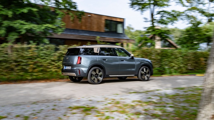 MINI Countryman C 2024. Desktop wallpaper