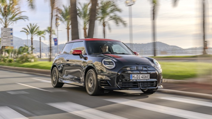 MINI Cooper SE JCW Trim 2024. Desktop wallpaper