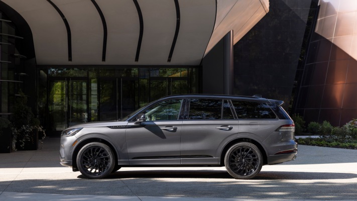 Lincoln Aviator Black Label 2025. Desktop wallpaper