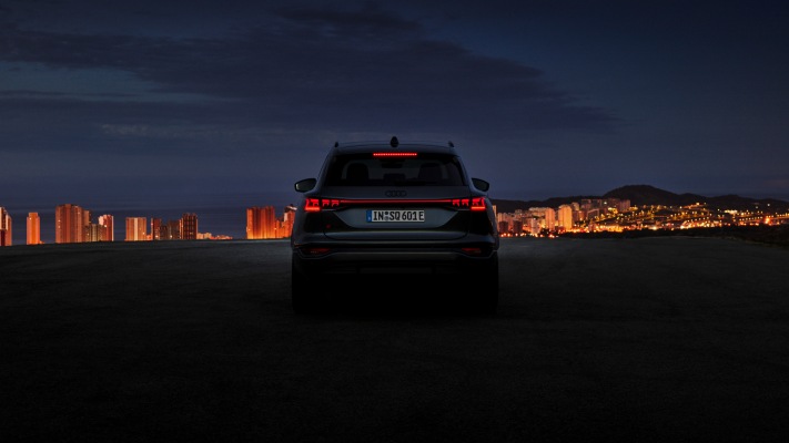 Audi SQ6 e-tron 2025. Desktop wallpaper