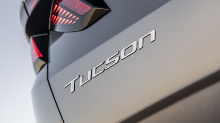 Hyundai Tucson Plug-in Hybrid USA Version 2025. Desktop wallpaper