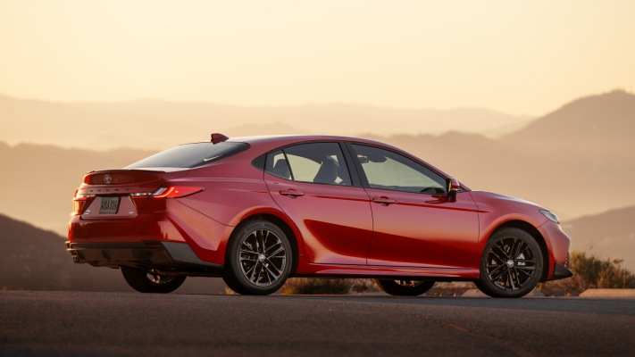 Toyota Camry SE AWD 2025. Desktop wallpaper