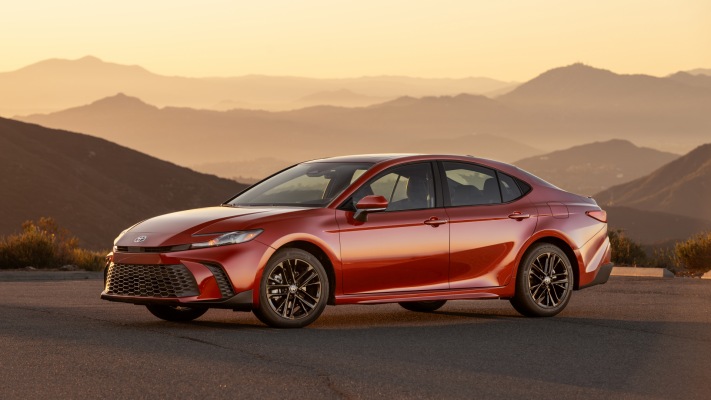 Toyota Camry SE AWD 2025. Desktop wallpaper