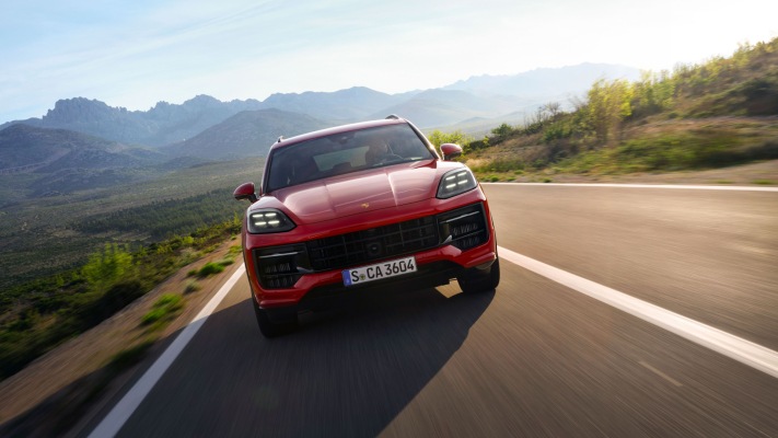 Porsche Cayenne GTS 2024. Desktop wallpaper