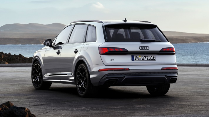 Audi Q7 TSFI e quattro 2024. Desktop wallpaper