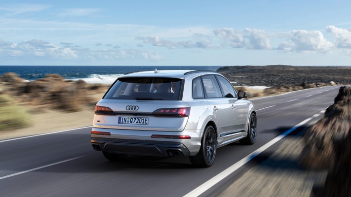 Audi Q7 TSFI e quattro 2024. Desktop wallpaper