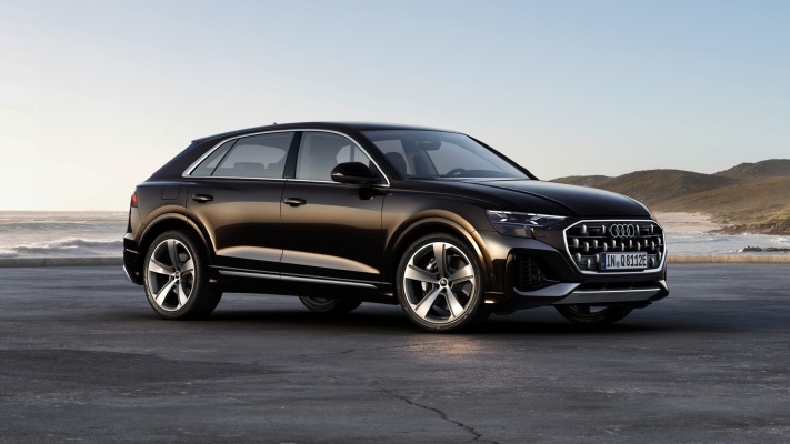 Audi Q8 TSFI e quattro 2024. Desktop wallpaper