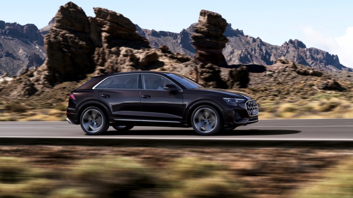 Audi Q8 TSFI e quattro 2024. Desktop wallpaper