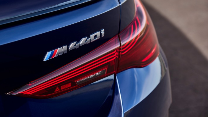 BMW i4 M440i xDrive Gran Coupe 2025. Desktop wallpaper