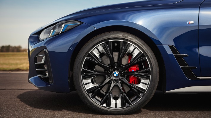 BMW i4 M440i xDrive Gran Coupe 2025. Desktop wallpaper