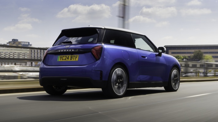 MINI Cooper SE UK Version 2024. Desktop wallpaper