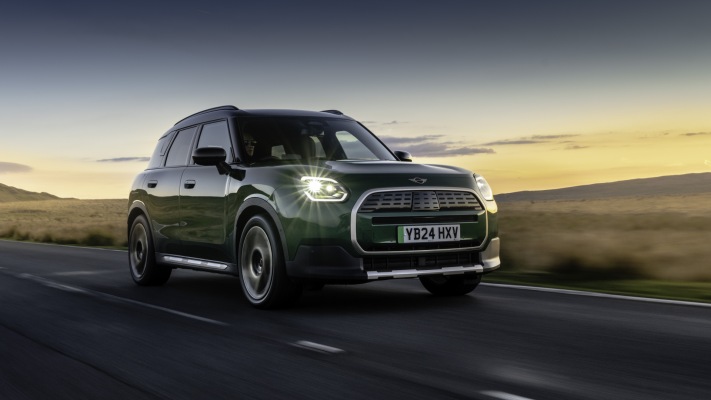 MINI Countryman E UK Version 2024. Desktop wallpaper